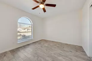 1725 Acosta St, Grand Prairie, TX 75051 - Photo 13