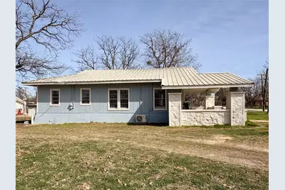 300 E Plummer Street, Eastland, TX 76448 - Photo 11