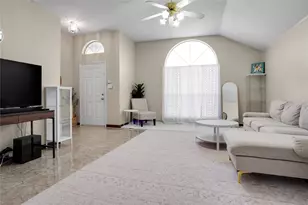 736 W Colony Dr, Arlington, TX 76001 - Photo 3