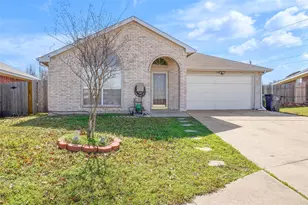 736 W Colony Dr, Arlington, TX 76001 - Photo 1