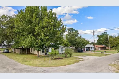 310 W 6th Street, Tolar, TX 76476 - Photo 3