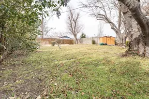 909 Bradfield Dr, Garland, TX 75042 - Photo 3