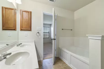 3917 Mantis Street, Fort Worth, TX 76106 - Photo 13
