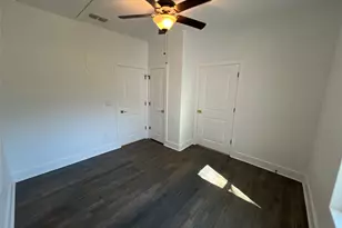 825 Texas St, Graham, TX 76450 - Photo 9