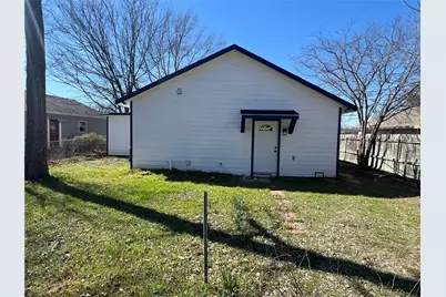825 Texas Street, Graham, TX 76450 - Photo 15