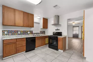 201 W Belknap St, Seymour, TX 76380 - Photo 9