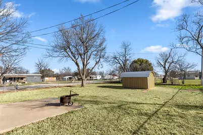 201 W Belknap Street, Seymour, TX 76380 - Photo 29