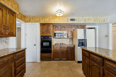 2929 Marsann Lane, Dallas, TX 75234 - Photo 17