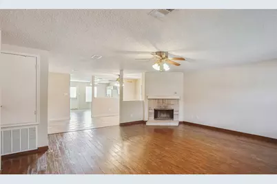 5617 Wiltshire Drive, Fort Worth, TX 76135 - Photo 3