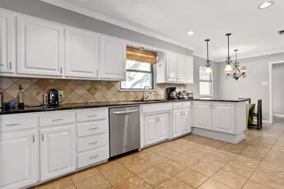 4224 Westmont Court, Fort Worth, TX 76109 - Photo 9