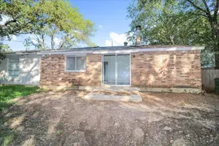 5706 Guildwood Dr, Arlington, TX 76017 - Photo 23