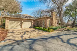 6100 Plum Valley Pl, Fort Worth, TX 76116 - Photo 3