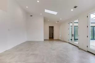 2045 Marydale Dr, Dallas, TX 75208 - Photo 25