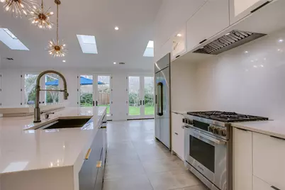 2045 Marydale Drive, Dallas, TX 75208 - Photo 17