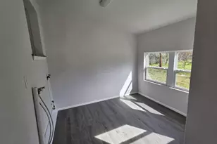 217 W Heard St, Cleburne, TX 76033 - Photo 17