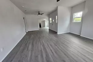 217 W Heard St, Cleburne, TX 76033 - Photo 3