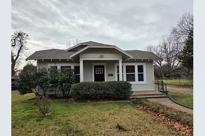 217 W Heard Street, Cleburne, TX 76033 - Photo 1