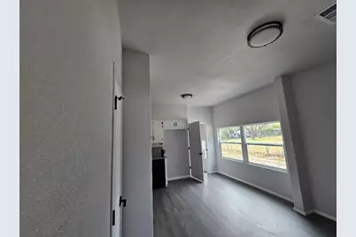 217 W Heard Street, Cleburne, TX 76033 - Photo 15