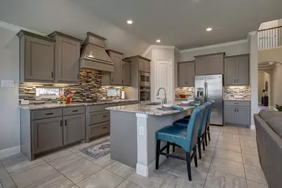 627 Bridgewater Street, Euless, TX 76039 - Photo 3