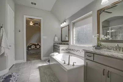 627 Bridgewater Street, Euless, TX 76039 - Photo 17