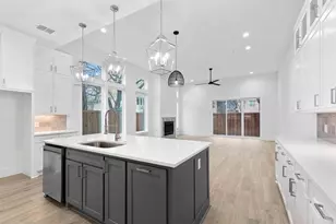 913 Bayonne St, Dallas, TX 75212 - Photo 9