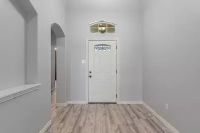 5541 Grenada Drive, Fort Worth, TX 76119 - Photo 5