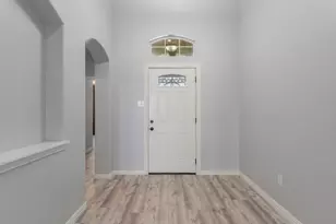 5541 Grenada Dr, Fort Worth, TX 76119 - Photo 5