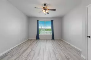 5541 Grenada Dr, Fort Worth, TX 76119 - Photo 23
