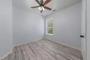 5541 Grenada Dr, Fort Worth, TX 76119 - Photo 31