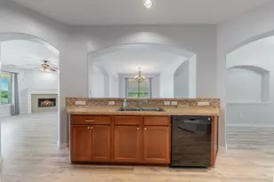 5541 Grenada Dr, Fort Worth, TX 76119 - Photo 19