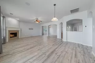 5541 Grenada Dr, Fort Worth, TX 76119 - Photo 13