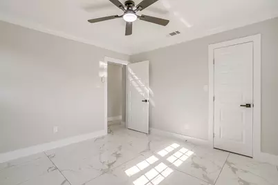 2512 Glen Garden Avenue, Forest Hill, TX 76119 - Photo 33