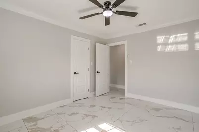 2512 Glen Garden Avenue, Forest Hill, TX 76119 - Photo 23