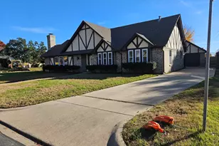 201 W Louella Dr, Hurst, TX 76054 - Photo 1