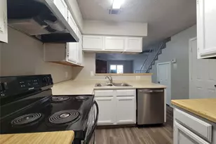 9571 Olde Towne Row, Dallas, TX 75227 - Photo 5