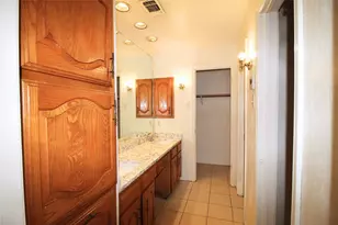 711 Dickey Dr, Euless, TX 76040 - Photo 17