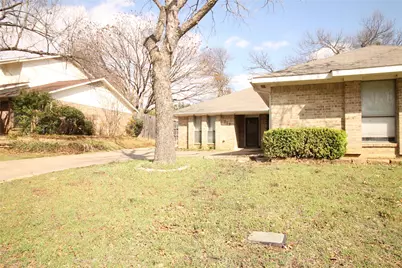 711 Dickey Drive, Euless, TX 76040 - Photo 3