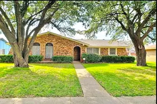 2752 Meadow Isle Ln, Dallas, TX 75237 - Photo 1