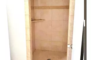 2752 Meadow Isle Ln, Dallas, TX 75237 - Photo 11