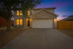 137 Heritage Dr, Crowley, TX 76036 - Photo 5