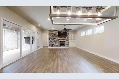 2405 Vineyard Drive, Granbury, TX 76048 - Photo 3