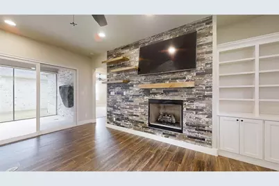 2405 Vineyard Drive, Granbury, TX 76048 - Photo 5