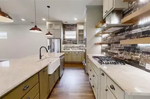 2405 Vineyard Dr, Granbury, TX 76048 - Photo 11