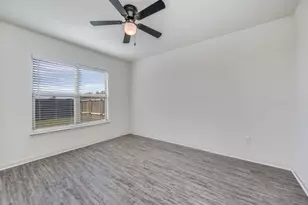 13611 Logan Pass Dr, Ponder, TX 76259 - Photo 17