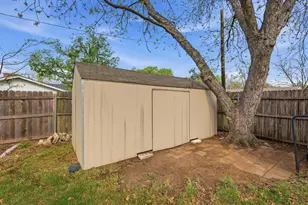 1917 Hurstview Dr, Hurst, TX 76054 - Photo 33