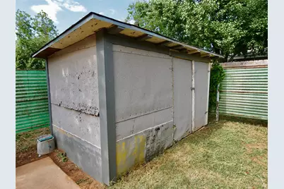 1441 Brazos Street, Graham, TX 76450 - Photo 27