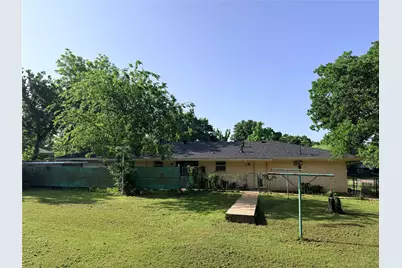 1441 Brazos Street, Graham, TX 76450 - Photo 33