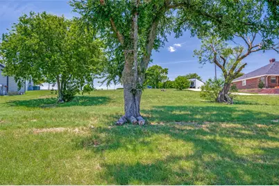 1505 Hillcrest Drive, Little Elm, TX 75068 - Photo 9