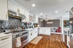 9831 Lakemont Dr, Dallas, TX 75220 - Photo 11