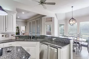 405 Shenandoah Dr, Burleson, TX 76028 - Photo 11